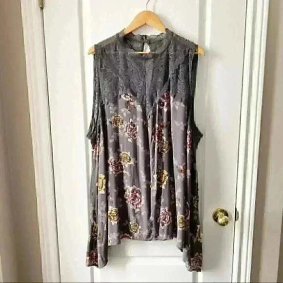 Torrid Blouse Tank Top Sleeveless Lace  Trimmed Tunic Grey Floral Size 4X - Picture 3 of 16